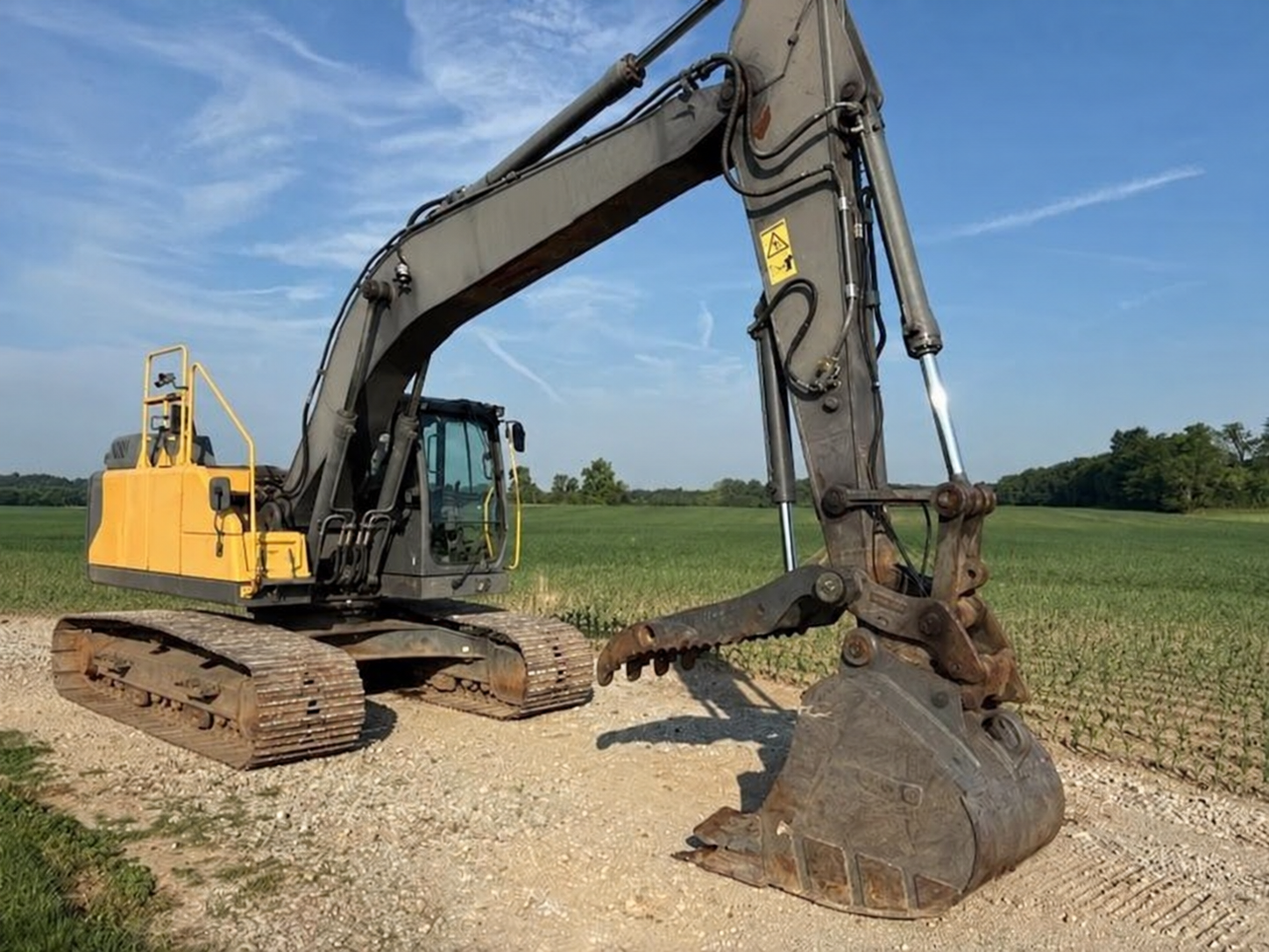 2017 Volvo EC220EL Excavator