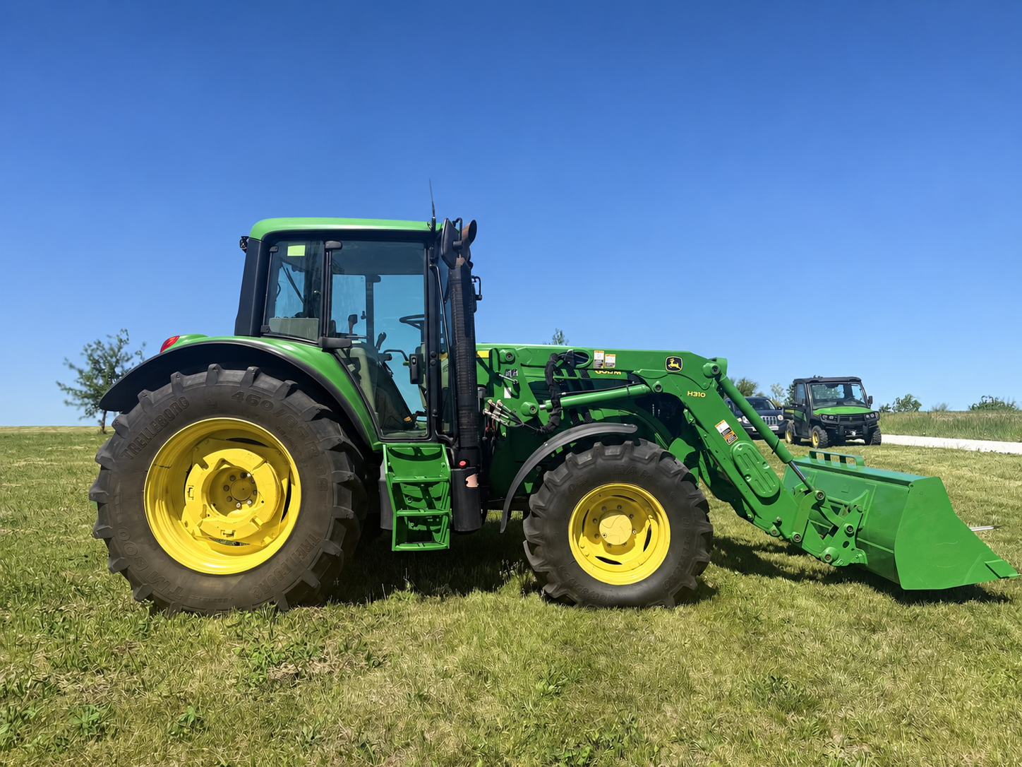 2014 John Deere 6105M Tractor